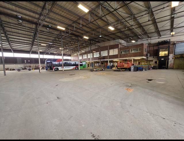 7,559M² FACTORY TO LET IN ROBERTSHAM
